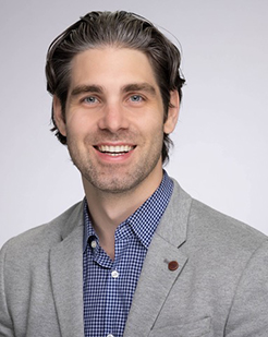Dr Jordan Gigliotti, DMD, MD, CM, FRCD(C), Dip. ABOMS, chirurgien buccal et maxillo-facial Dr Jordan Gigliotti, DMD, MD, CM, FRCD(C), Dip. ABOMS, chirurgien buccal et maxillo-facial